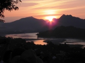 s-20111218 laos (30).jpg